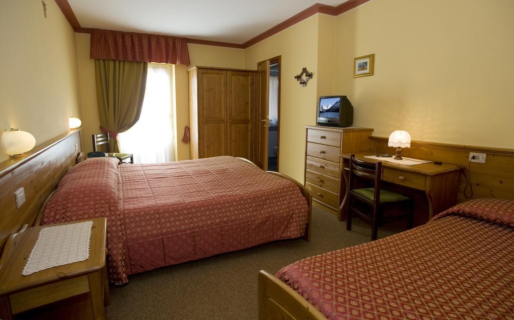 Hotel I Rododendri Valfurva Room photo