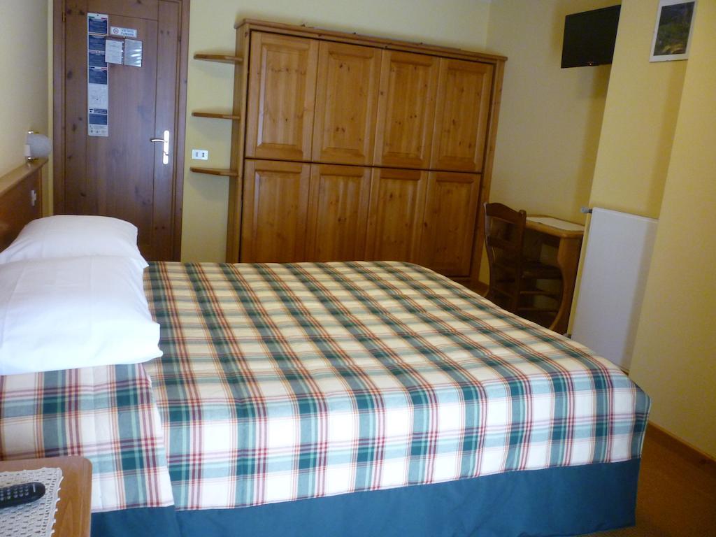 Hotel I Rododendri Valfurva Room photo